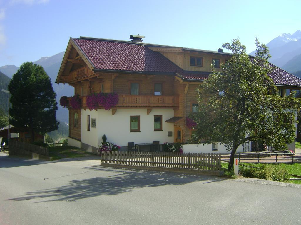 Hotel Haus Sonnegg Finkenberg Exterior foto